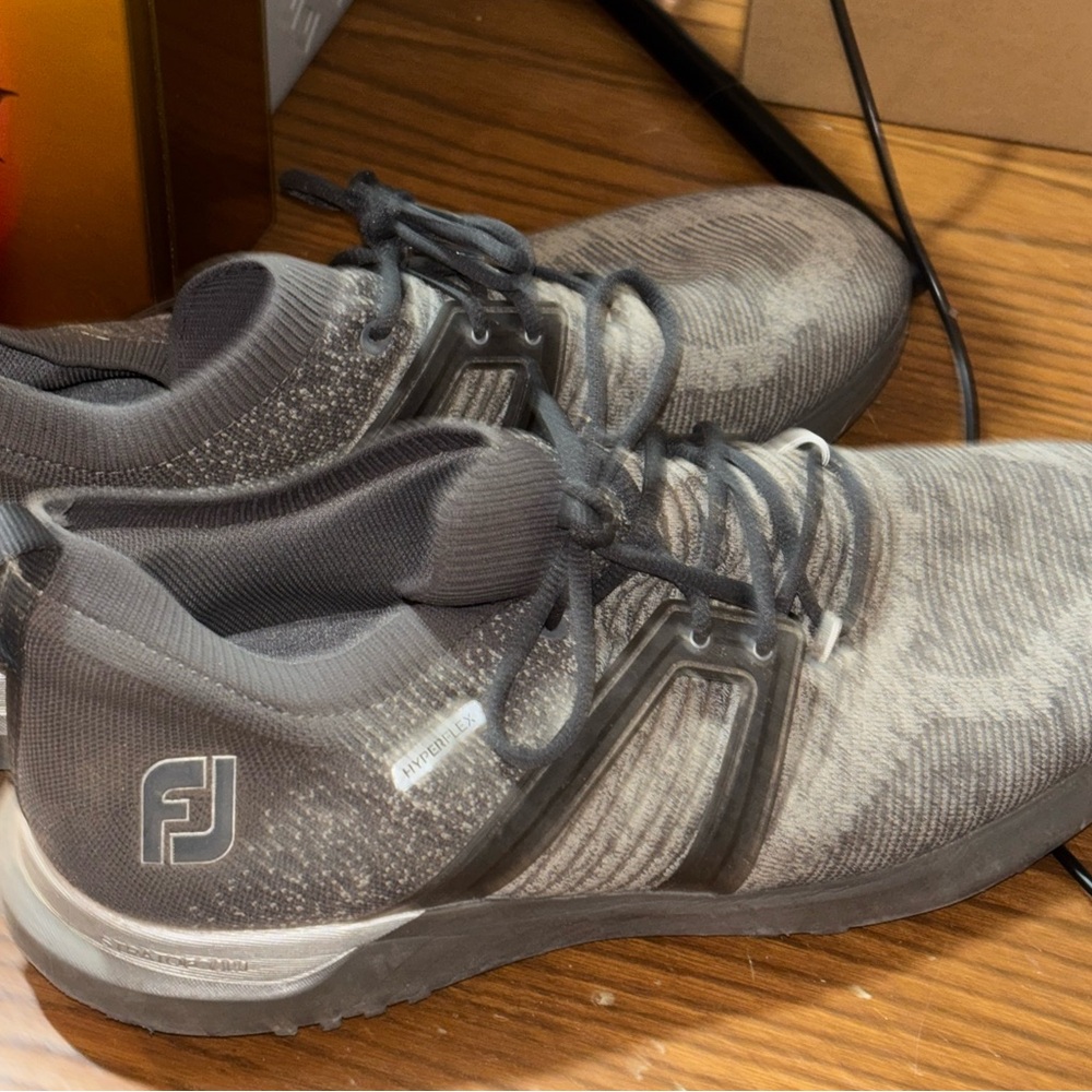 FootJoy HyperFlex golf shoes - Picture 5 of 8